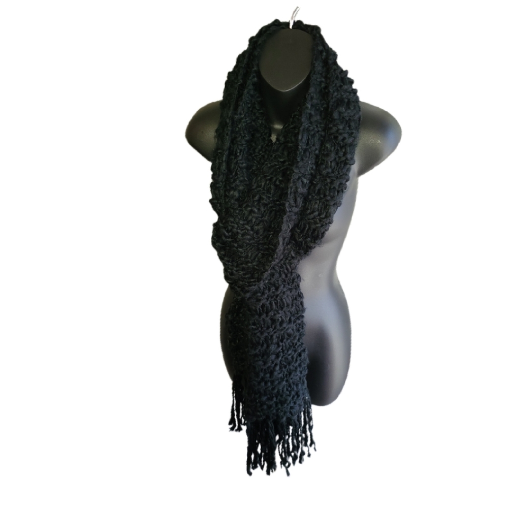 FAIR WEATHER ACCESSORIES BLACK KNIT OBLONG SCARF - Picture 3 of 5